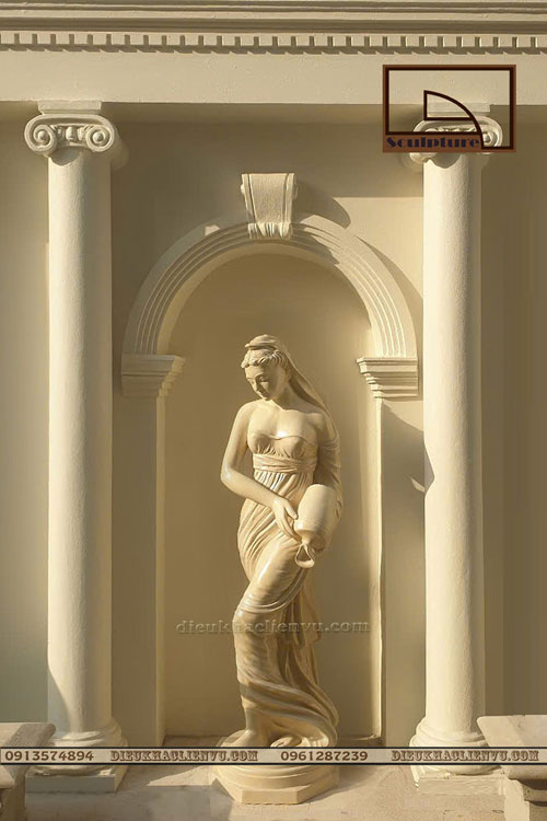 Tượng trang trí cô ôm bình đổ nước